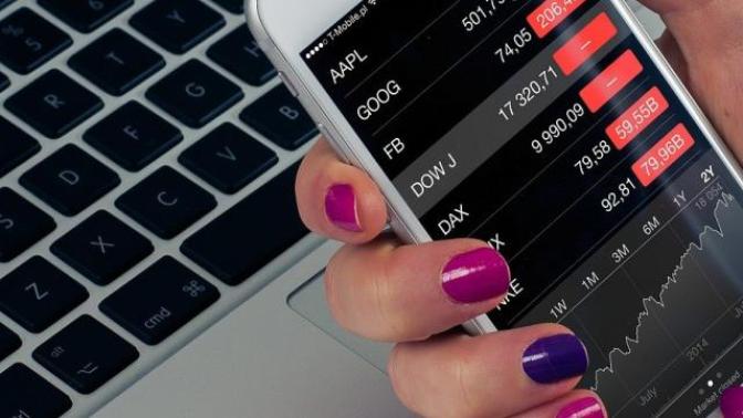 computer-phone-hands.jpg